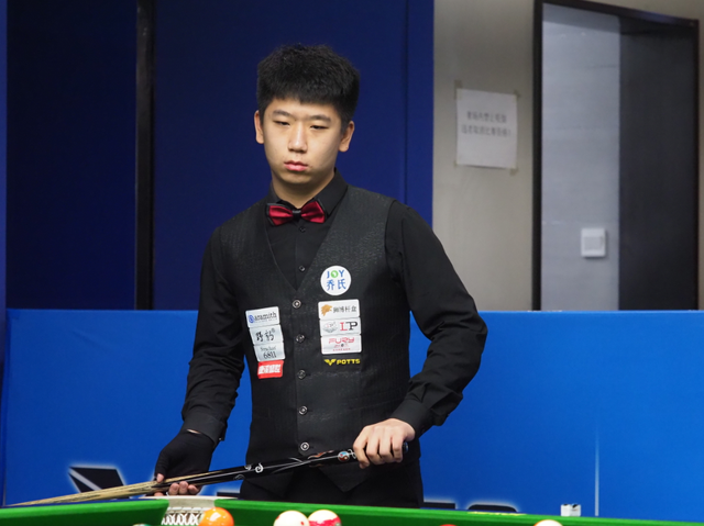 强调前锋的 强调前锋的